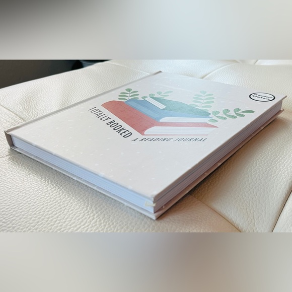 Totally Booked: A Reading Journal & TUL Pen Set - Picture 3 of 7